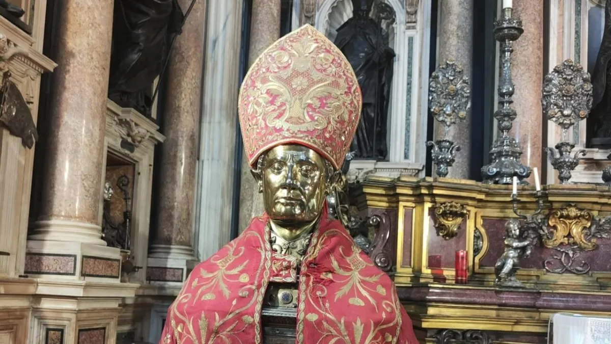 Geger Katedral Napoli: Pria Asing Nekat Curi Mitra Suci San Gennaro