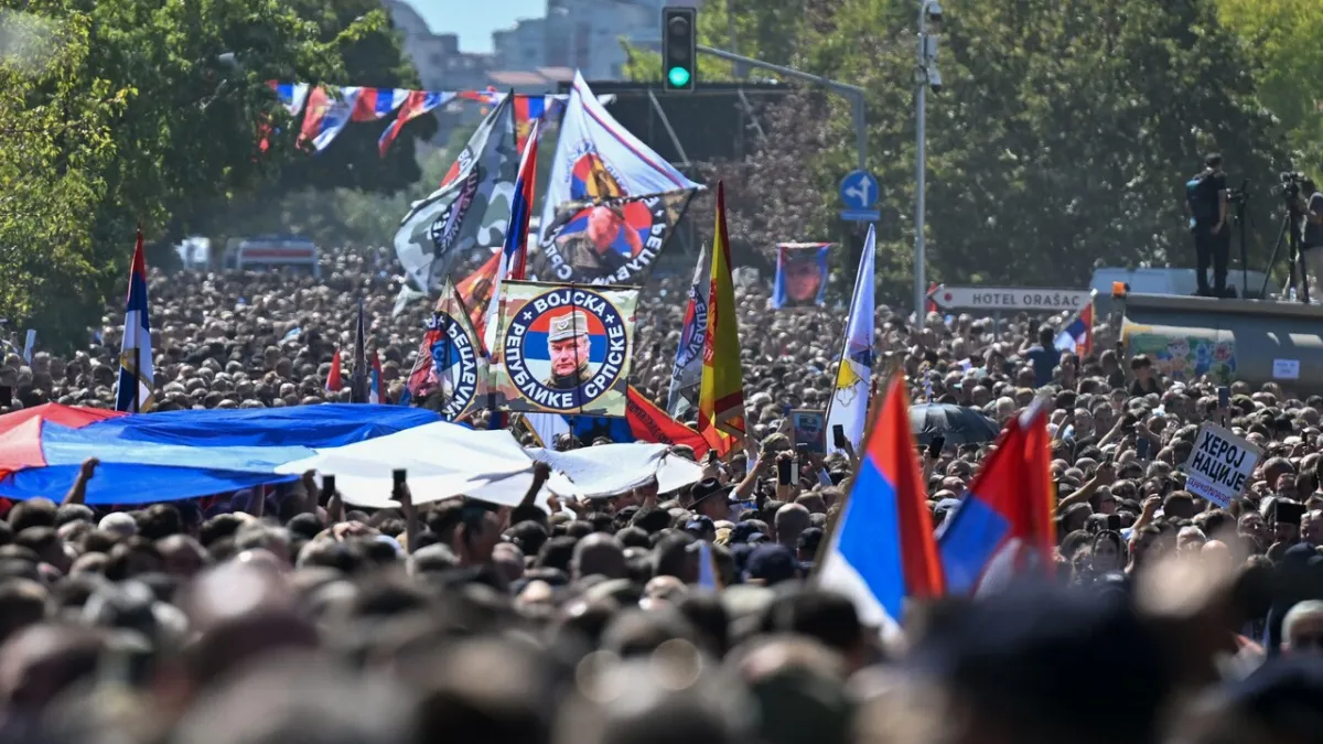 Belgrade Erupts: Ratko Mladic Hailed as Hero During Funeral Rites