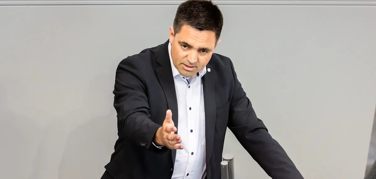 Paus Leo Gemparkan Jerman: Audiensi Rahasia dengan Politisi AfD di Vatikan