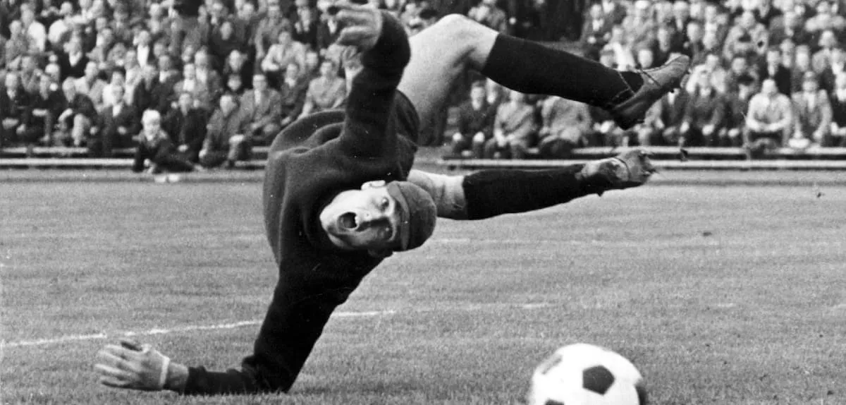 Kiper Legendaris Bundesliga Terjerat Skandal 1971: Warisan Kontroversial Manglitz