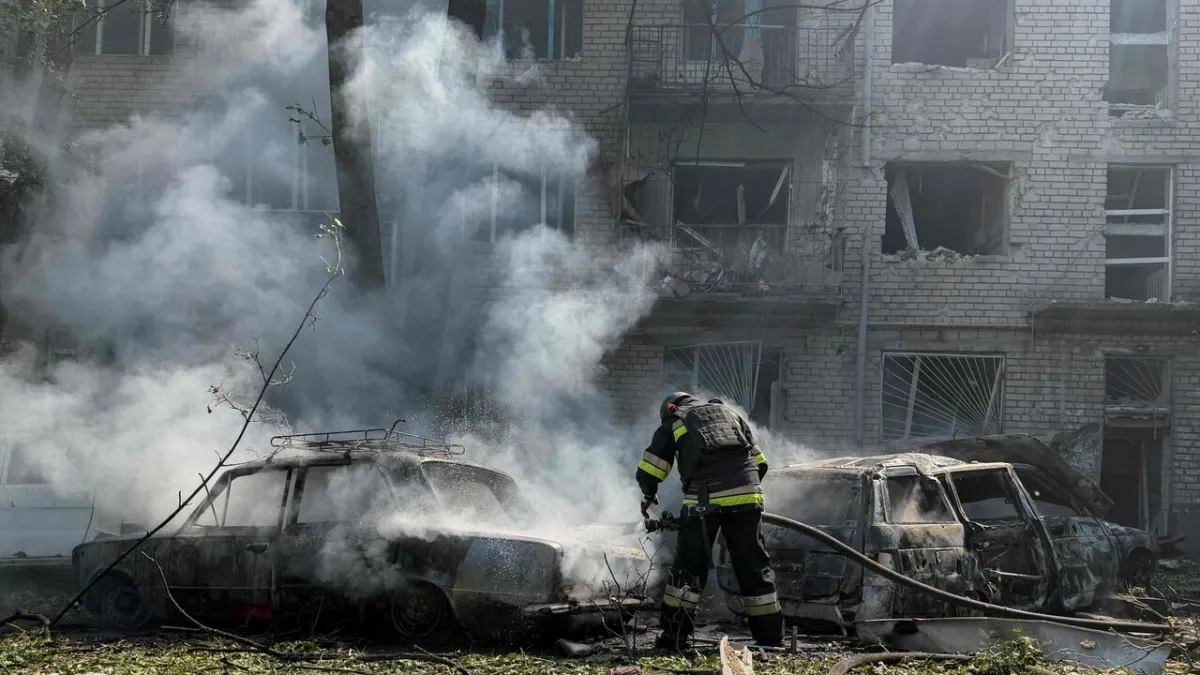 Serangan Rudal Rusia Guncang Zaporizhzhia dan Kyiv, Puluhan Korban Berjatuhan