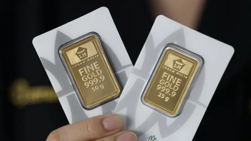 Emas Antam Merosot Rp 13.000: Spekulasi Pasar dan Dampak Ekonomi 2026