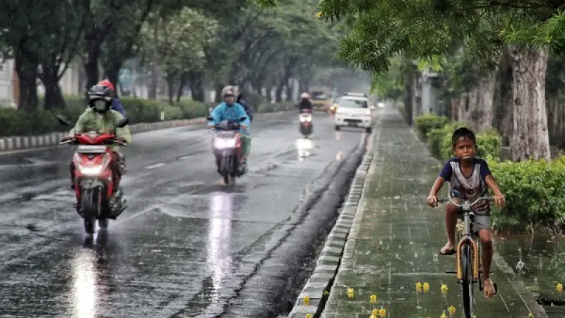 Peringatan Dini BMKG: Jakarta-Kepulauan Seribu Terancam Hujan Lebat Hingga Akhir Maret