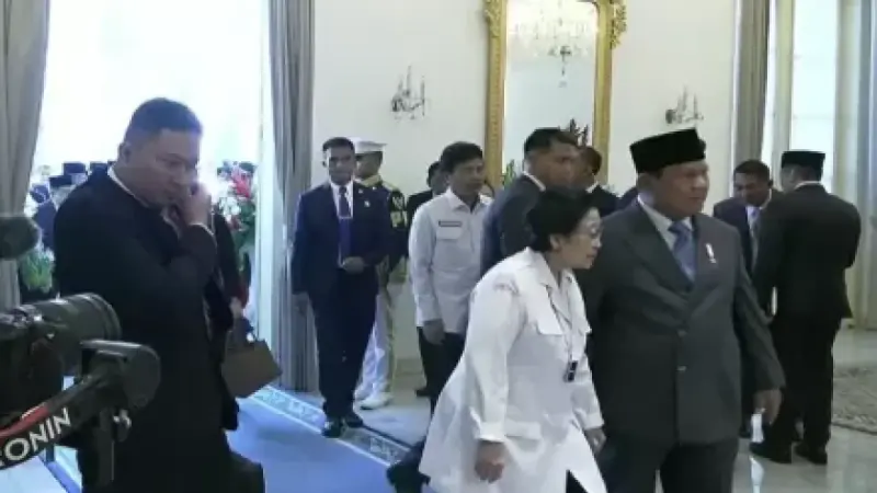 Prabowo dan Megawati: Sinyal Politik Hangat di Balik Genggaman Tangan Istana