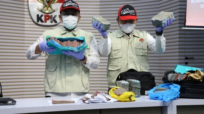 KPK Ciduk Bupati Rejang Lebong, Diduga Minta Fee Proyek THR Lebaran